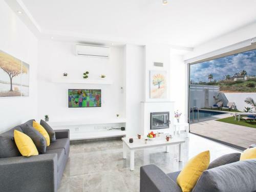 Villa Olive Bronze Luxurious 2bdr With Pool Close To Protaras Strip And Beach