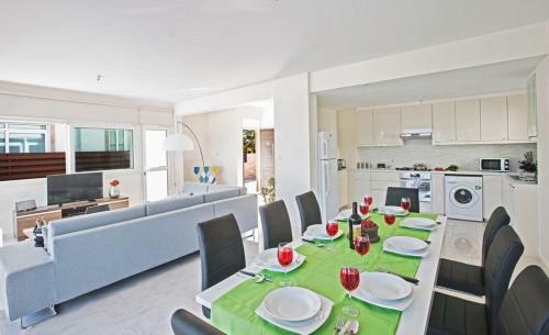 Villa Mesogi Seafront Stunning 4bdr Fontline Protaras Villa