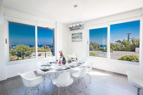 Protaras Villa Sleeps 9 With Pool And Air Con