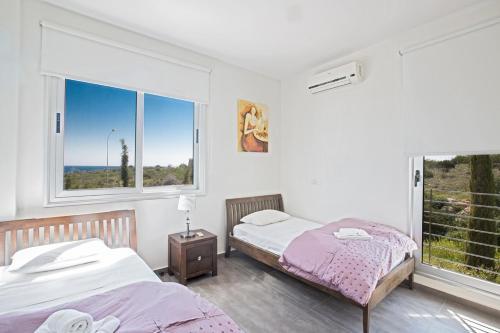 Protaras Villa Sleeps 9 With Pool And Air Con