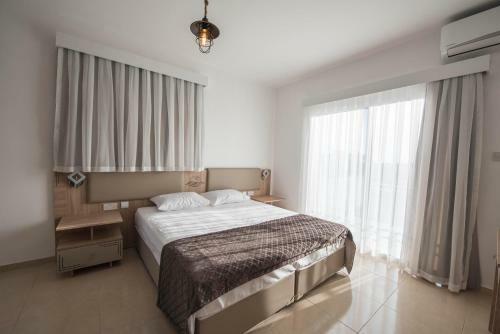 Apartamento Deniz Airport Suites