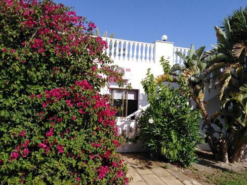 Polyxeni's Coral Bay Villas