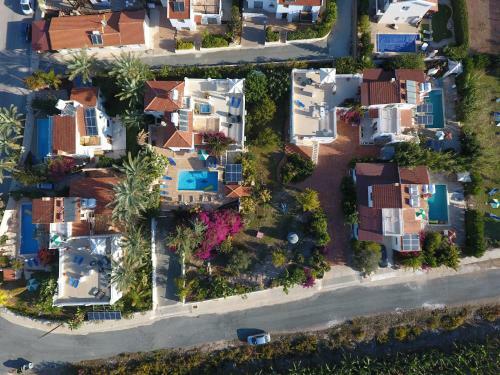 Polyxeni's Coral Bay Villas