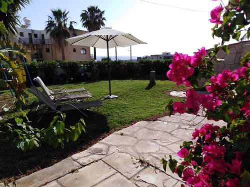Polyxeni's Coral Bay Villas
