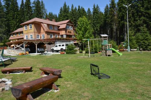 Hostal Horsk� Chata Mil�?e