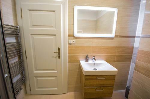 Apartamento Unique Apt 250m From The Charles Bridge
