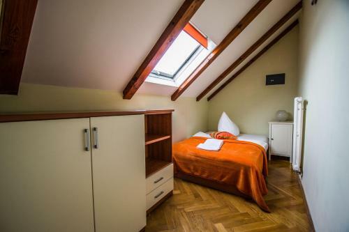 Apartamentos Ruterra Red Roofs View With Garage