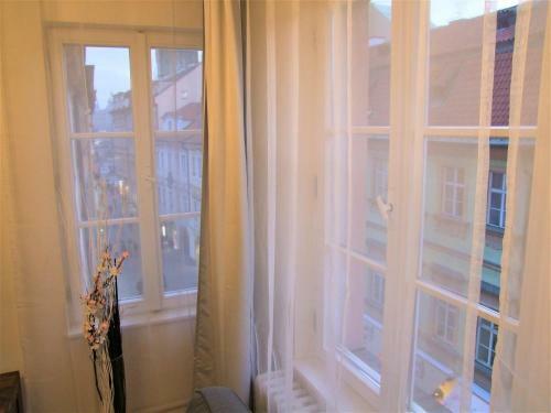 Wenceslas Square Apartments By Otsa