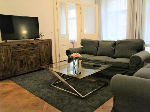 Wenceslas Square Apartments By Otsa