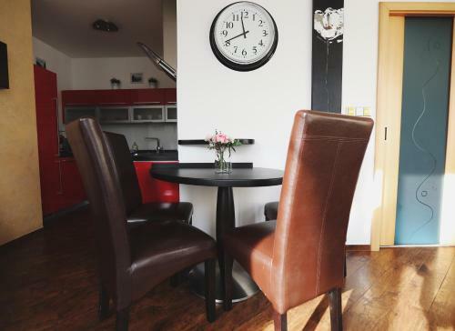 Wenceslas Square Apartments By Otsa