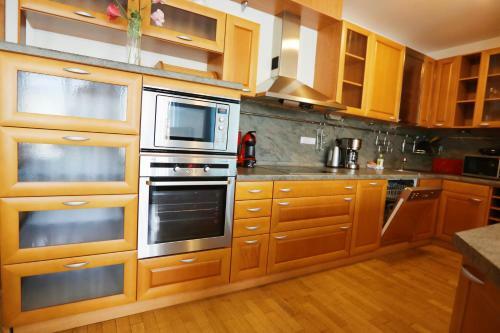 Wenceslas Square Apartments By Otsa