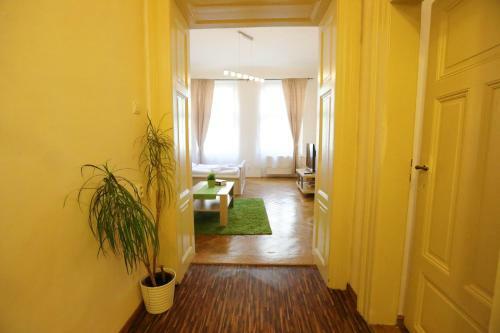 Wenceslas Square Apartments By Otsa
