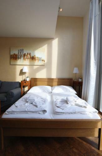 Wenceslas Square Apartments By Otsa