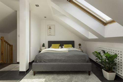 Loft Apartment In Smichov By Prague Days