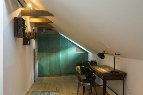 Apartamento Old Town Boho-chic Attic With Hanging Chair