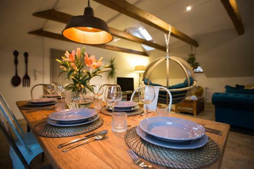 Apartamento Old Town Boho-chic Attic With Hanging Chair