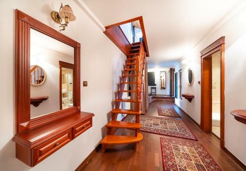 5br 2bath Masarykovo N�b?e?� Apartment
