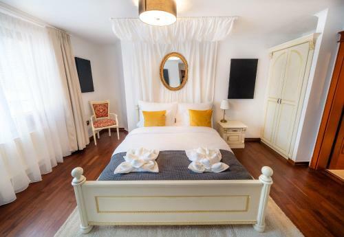 5br 2bath Masarykovo N�b?e?� Apartment