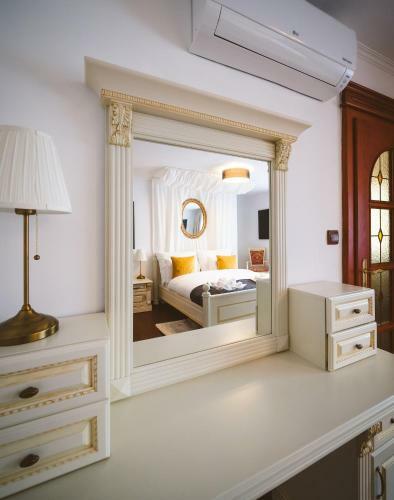 5br 2bath Masarykovo N�b?e?� Apartment