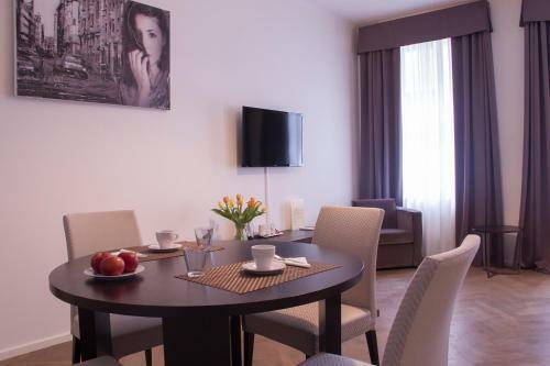 Aparthotel H7 Palace