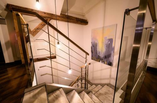 Triplex Kings Apartment In Old Town