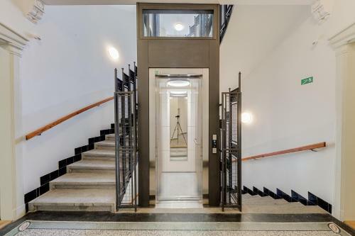 Gold Art Apartments