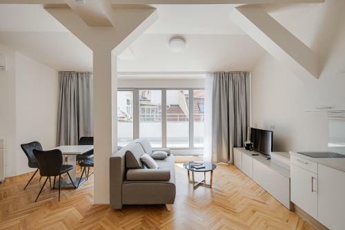 Gold Art Apartments