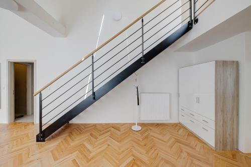 Gold Art Apartments