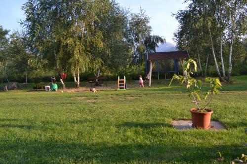 Hostal Pensiunea Royal Garden