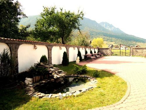 Hostal Pensiunea Casa Zarnesteana