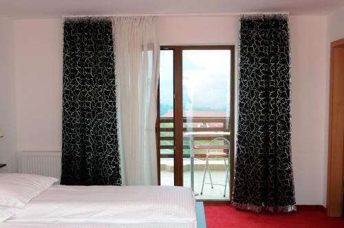 Hostal Pension Poiana Marului
