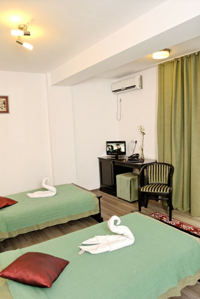 Hostal Pension Belleville
