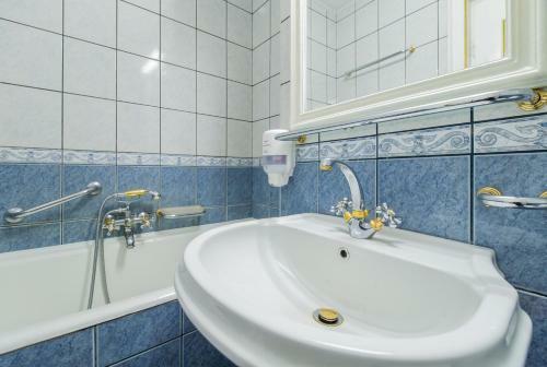 Hotel Cetate Imparatul Romanilor