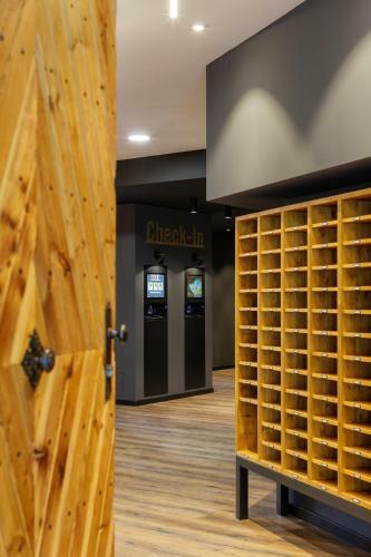 Black F Serviced Apartments
