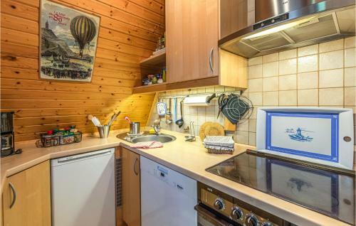 Awesome Home In Friedrichskoog With Wifi And 2 Bedrooms
