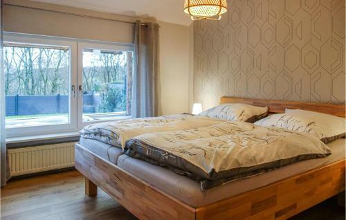 Stunning Home In Gunderath W/ Jacuzzi, Wifi And 2 Bedrooms