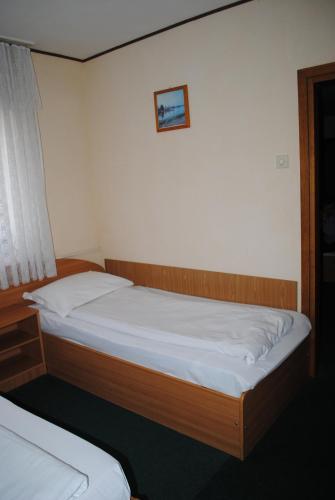 Hotel West