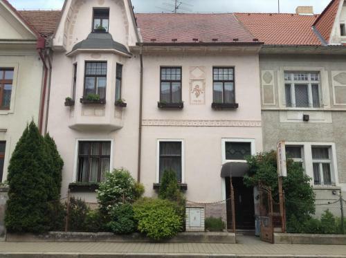 Hostal At Pension