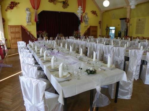 Hostal Hostinec A Penzion U Sv. Mikul�?e