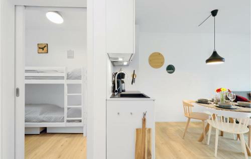 Awesome Apartment In Lembruch/d�mmer See W/ 2 Bedrooms