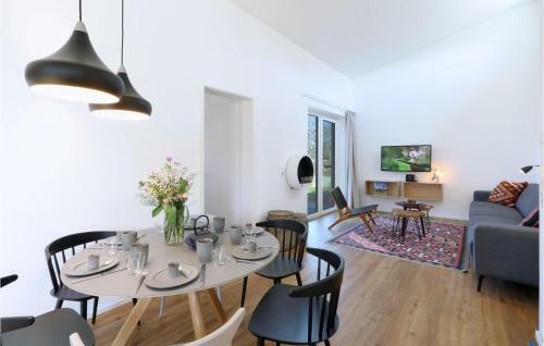 Nice Home In Lembruch/d�mmer See W/ Sauna, Wifi And 2 Bedrooms
