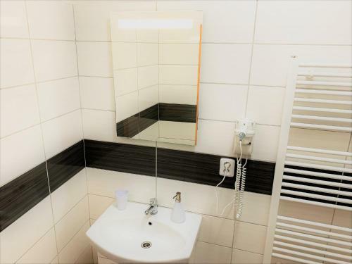 Hostal Mikulov Inn - Penzion Zem?