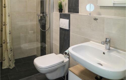 Stunning Apartment In Graal-m�ritz W/ 1 Bedrooms