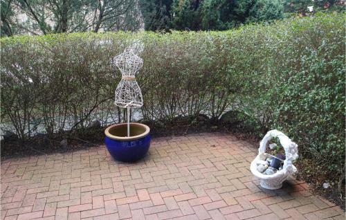 Amazing Apartment In K�hlungsborn With Internet