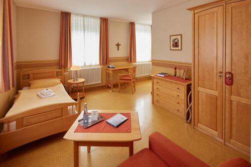 Hostal Priester- Und G�stehaus Marienau