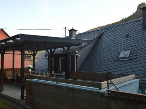 Comfy Holiday Home In Veldenz With Parking