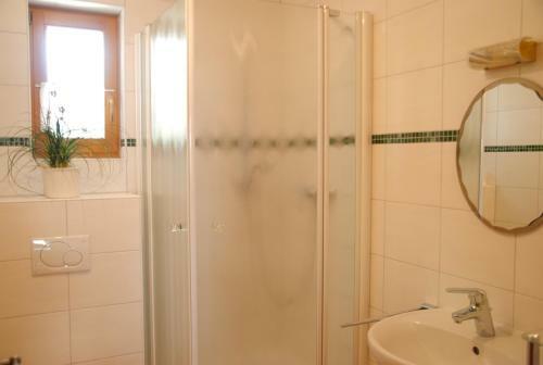 Apartamento Weingut & Ferienwohnungen Kirch