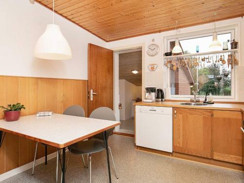 Holiday Home �r�sk�bing V