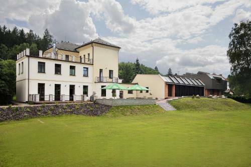 Hotel Samechov