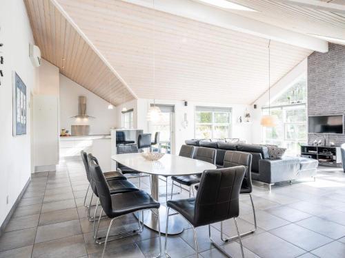 Holiday Home Bl�vand Clxiii